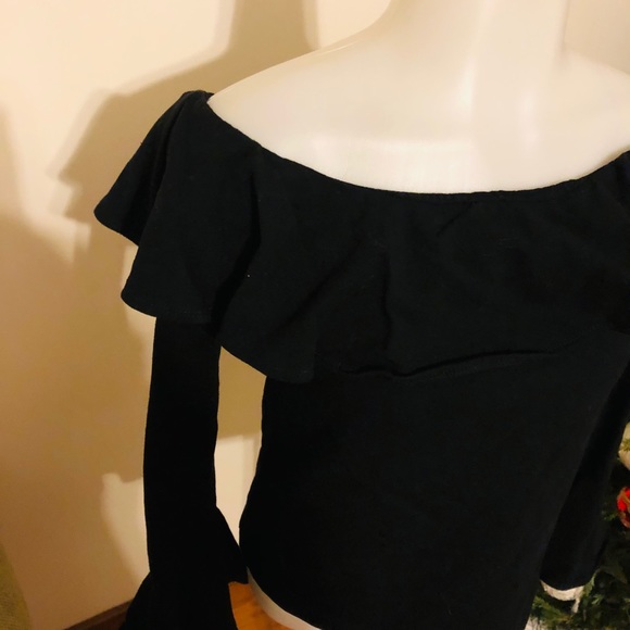 Supply & Demand Romantic Off Shoulder Top - Picture 3 of 7